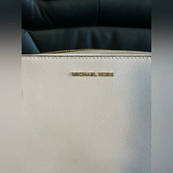 Jet Set Large Saffiano Leather Crossbody Bag Pink EUC - Picture 7 of 9